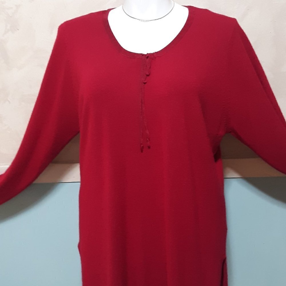 VENEZIA JEAN CO. BEAUTIFUL  RED SWEATER  SIZE 22/24